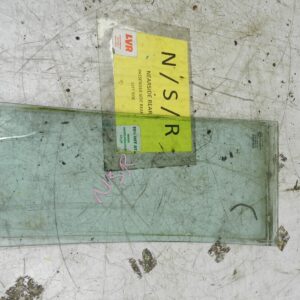 1990 VOLVO 700 740. PASSENGER SIDE REAR QUARTER WINDOW GLASS