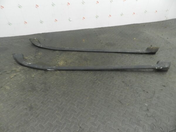 154 2004 LAND ROVER DISCOVERY 2 TD5. ROOF RAILS