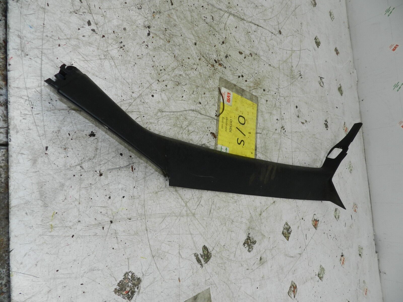1990 VOLVO 700 740. DRIVER SIDE A PILLAR TRIM