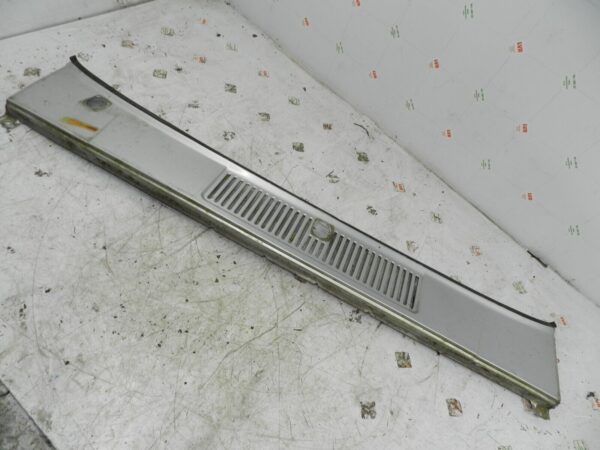 1990 VOLVO 700 740. SCUTTLE PANEL IN SILVER