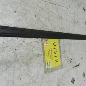 1990 VOLVO 700 740. DRIVER SIDE REAR DOOR BUMP TRIM