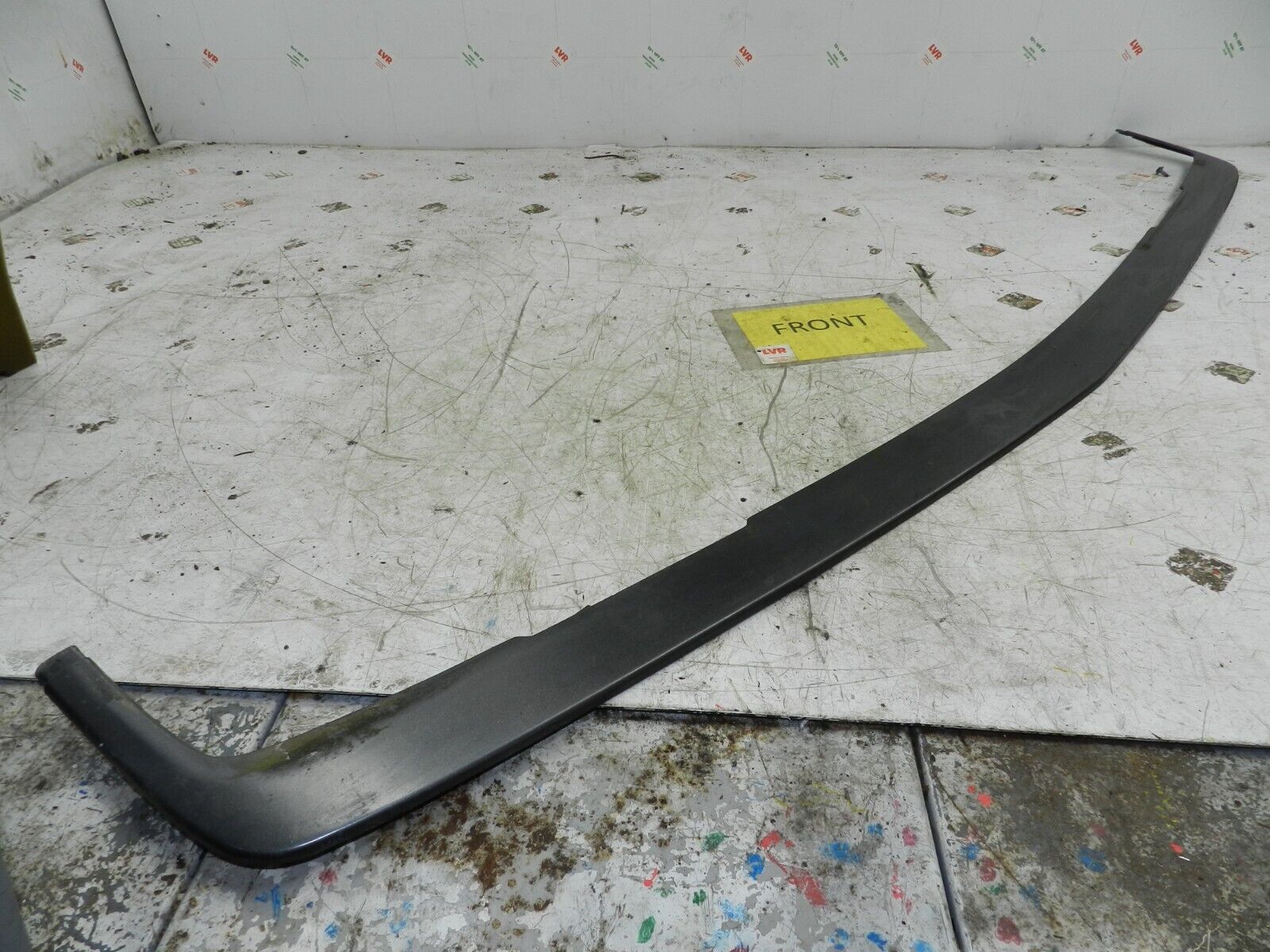 1990 VOLVO 700 740. FRONT BUMPER SPLITTER TRIM