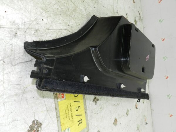 1990 VOLVO 700 740. DRIVER SIDE REAR BOOT CARPET TRIM - Image 2