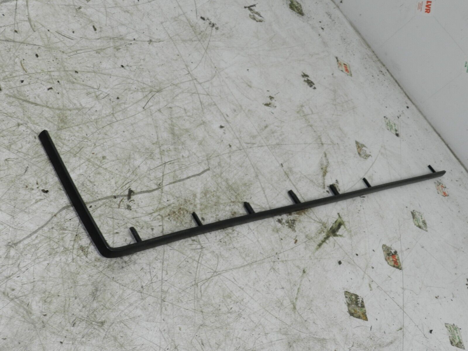 1990 VOLVO 700 740. PLASTIC TRIM - Image 2