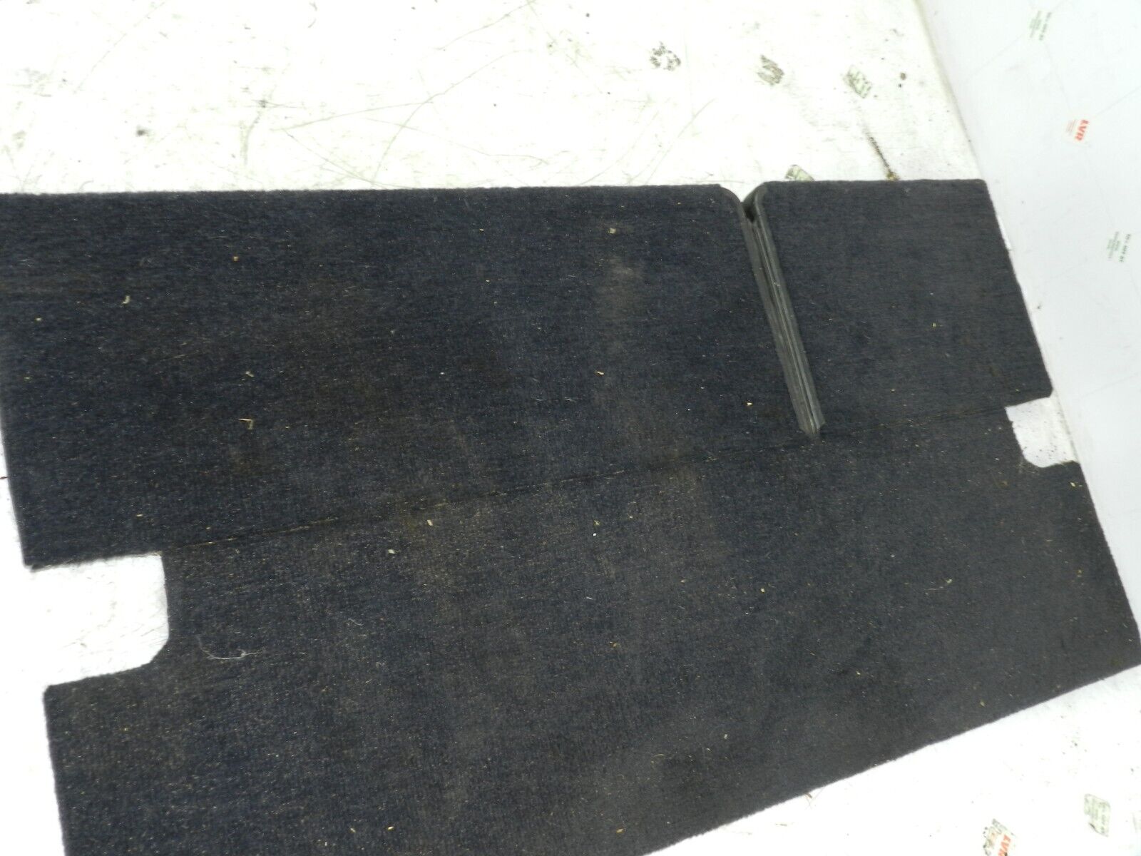 1990 VOLVO 700 740. BOOT CARPET