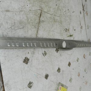 1990 VOLVO 700 740. BOOT TAILGATE CHROME TRIM
