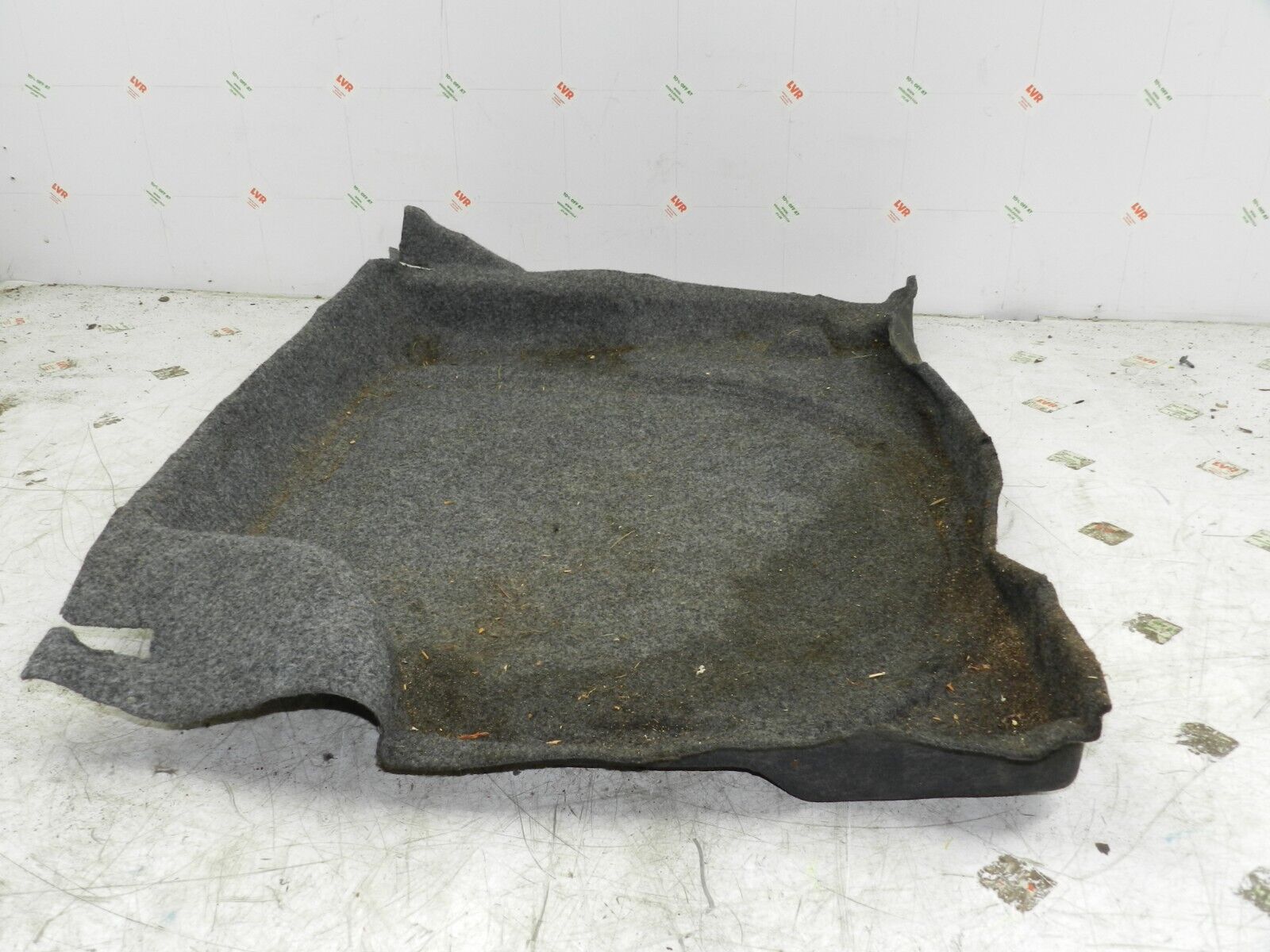 1990 VOLVO 700 740. BOOT CARPET SPARE WHEEL