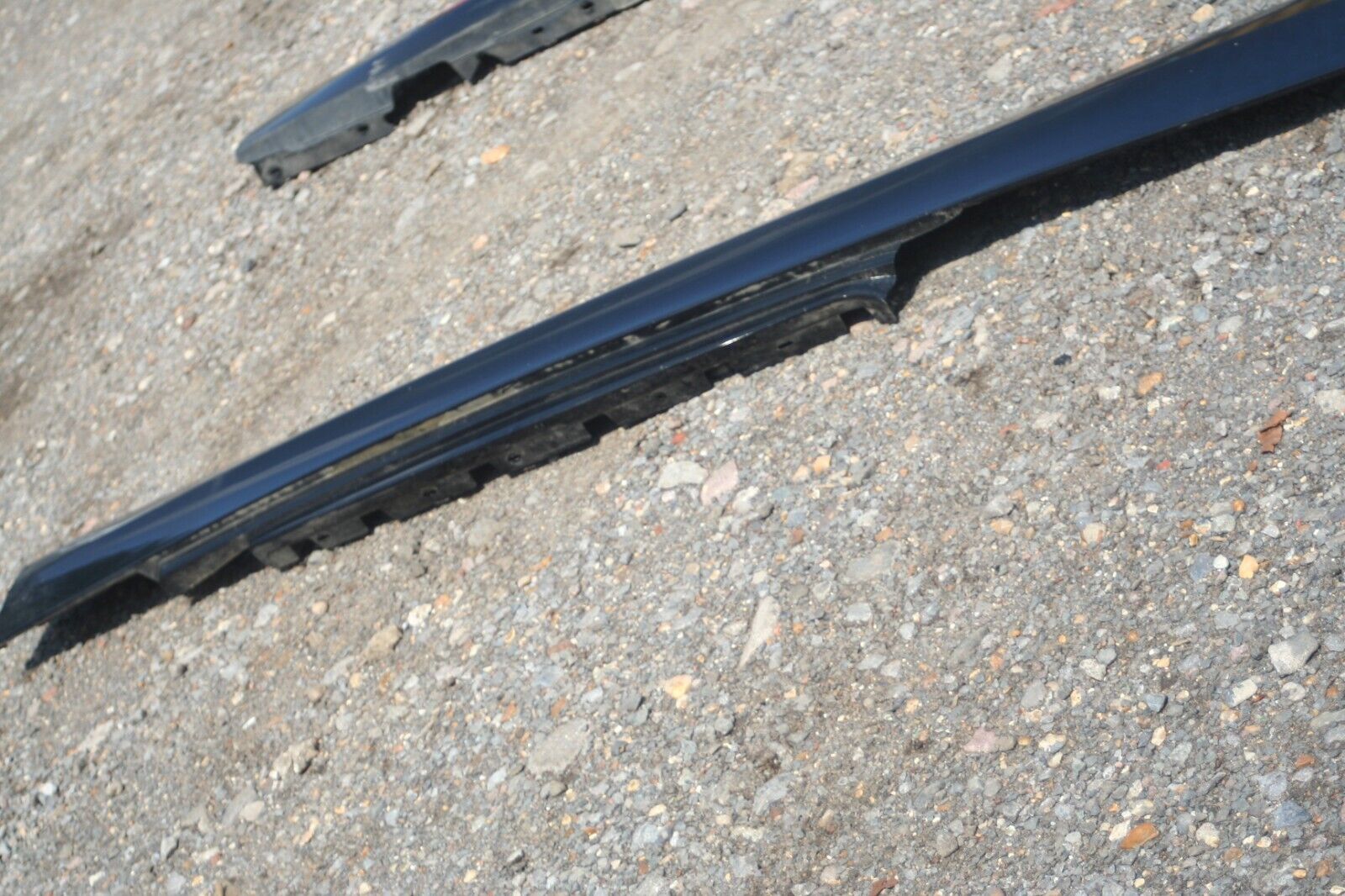(95) 2010 BMW 1 SERIES E82. DRIVER SIDE SKIRT BLACK - Image 2
