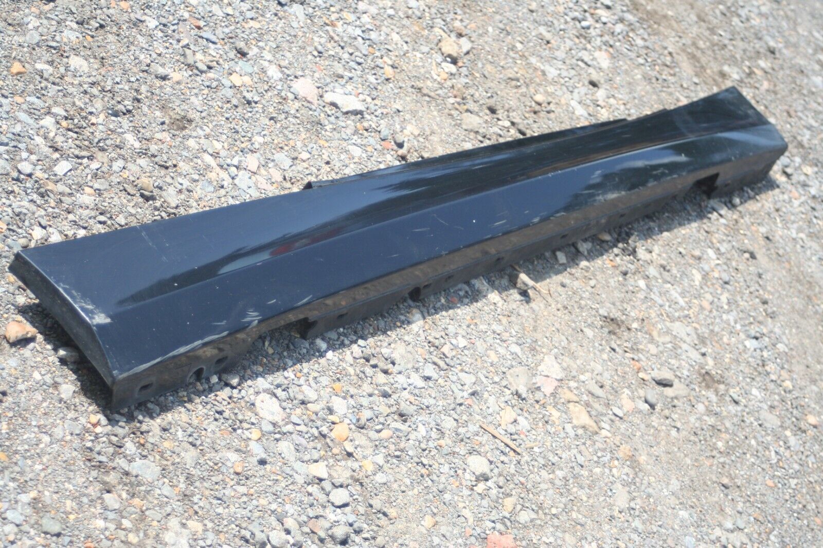 (95) 2010 BMW 1 SERIES E82. DRIVER SIDE SKIRT BLACK - Image 3