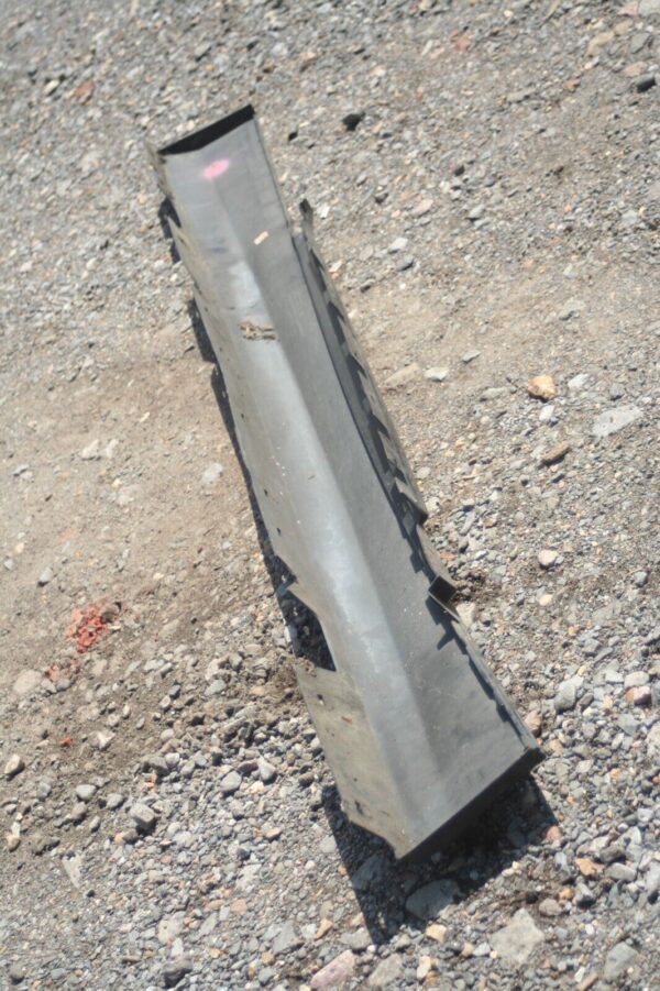 (95) 2010 BMW 1 SERIES E82. PASSENGER SIDE SKIRT BLACK - Image 4