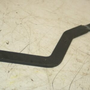 (95) 2010 BMW 1 SERIES E82. CLAMP BRACKET BATTERY TOP