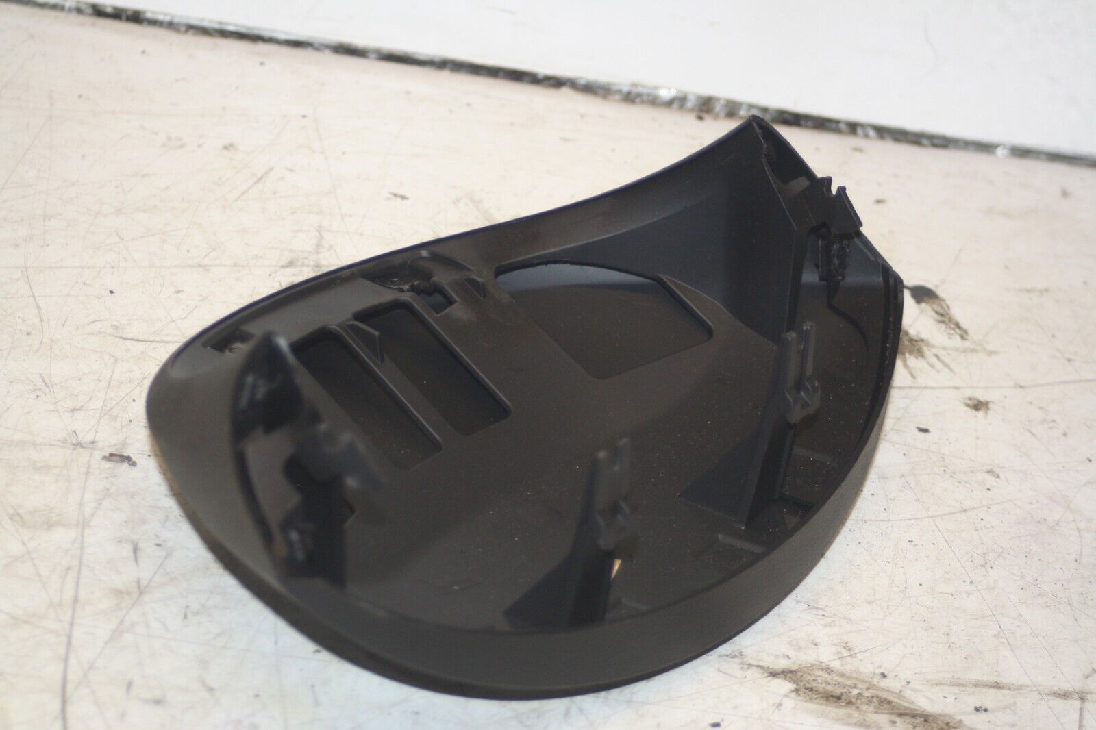 (95) 2010 BMW 1 SERIES E82. SPEEDOMETER COVER TRIM 706933 - Image 4