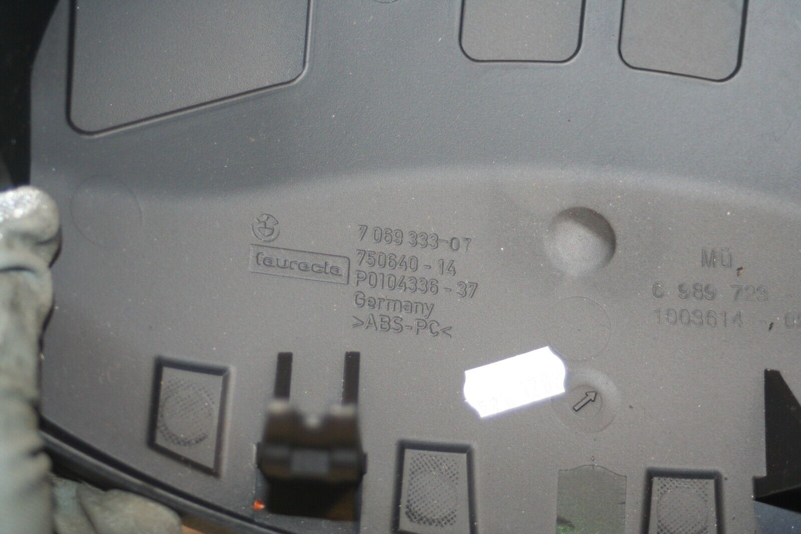 (95) 2010 BMW 1 SERIES E82. SPEEDOMETER COVER TRIM 706933 - Image 6