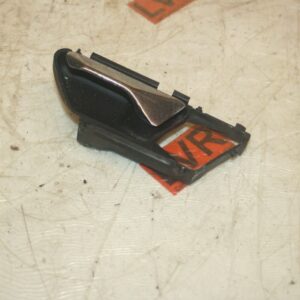 1989 MERCEDES 300E W124. PASSENGER SIDE REAR DOOR HANDLE INNER
