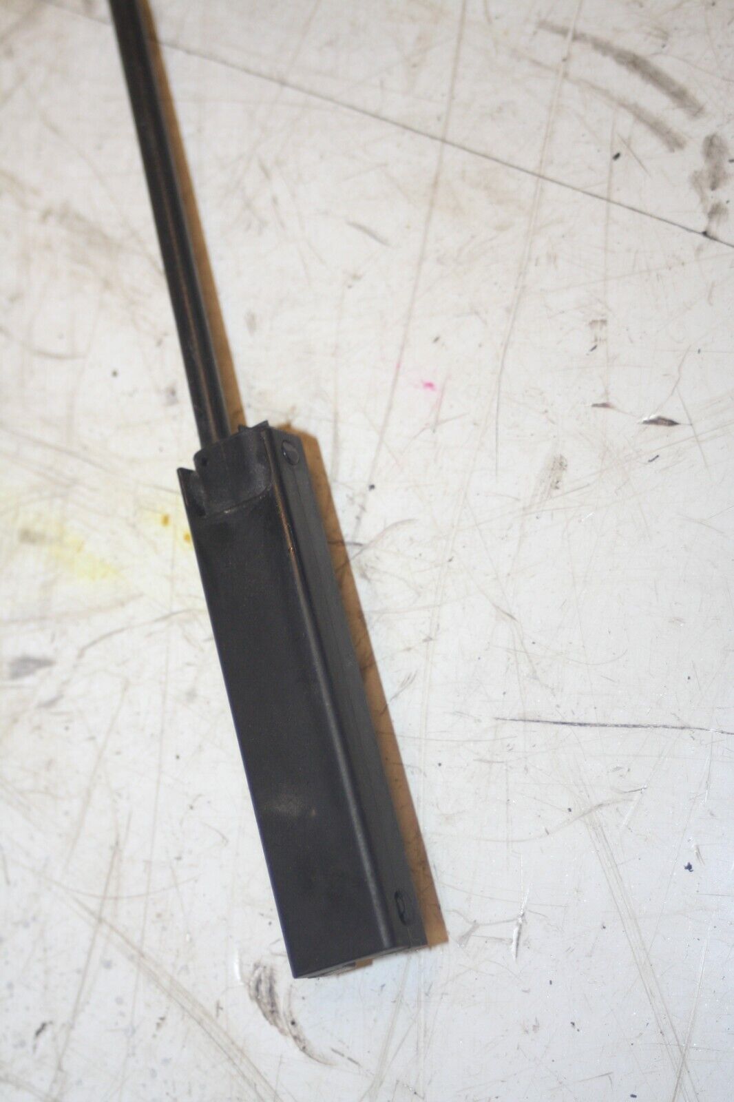 (95) 2010 BMW 1 SERIES E82. BONNET RELEASE CABLE - Image 4