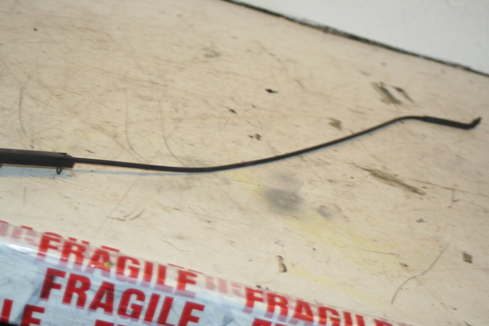 (95) 2010 BMW 1 SERIES E82. BONNET RELEASE CABLE - Image 5