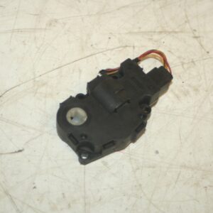 (95) 2010 BMW 1 SERIES E82. HEATER CONTROL FLAP ACTUATOR MOTOR