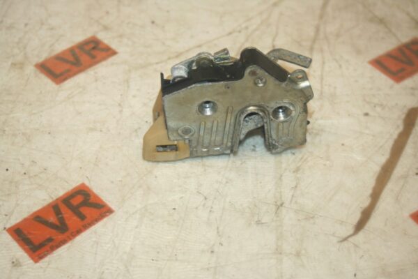 1989 MERCEDES 300E W124. DRIVER SIDE REAR DOOR LOCK MOTOR - Image 3