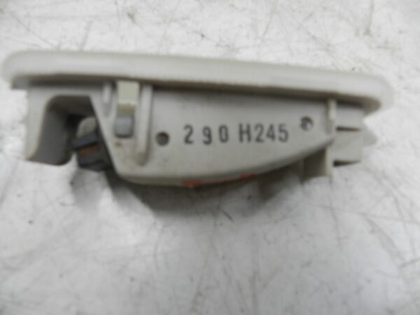 (131) 2002 MERCEDES BENZ E CLASS ESTATE W210. INTERIOR LIGHT BOOT LID - Image 4