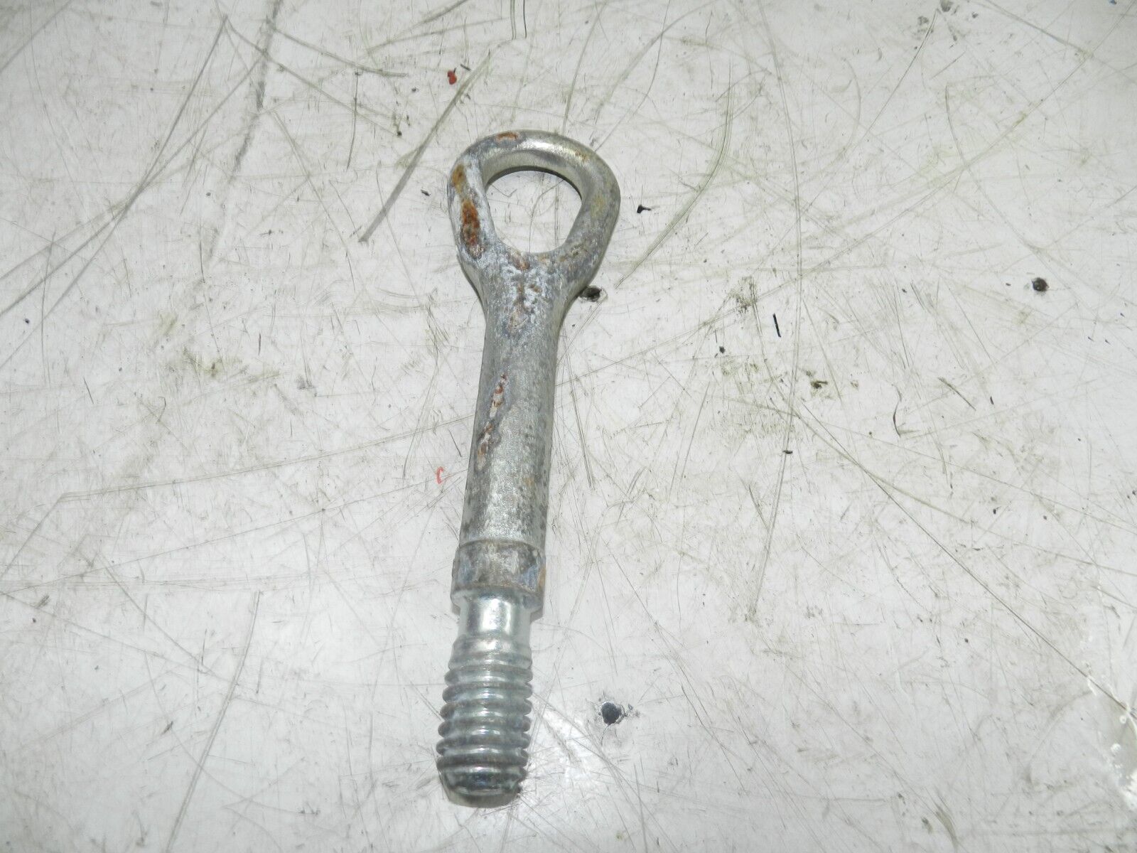 (131) 2002 MERCEDES BENZ E CLASS ESTATE W210. EMERGENCY TOOL TOWING EYE