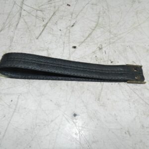 (131) 2002 MERCEDES BENZ E CLASS ESTATE W210. BOOT LID TAILGATE FABRIC HANDLE