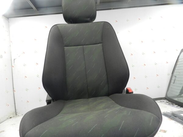 (131) 2002 MERCEDES BENZ E CLASS ESTATE W210. DRIVER SIDE FRONT SEAT GREEN - Image 2
