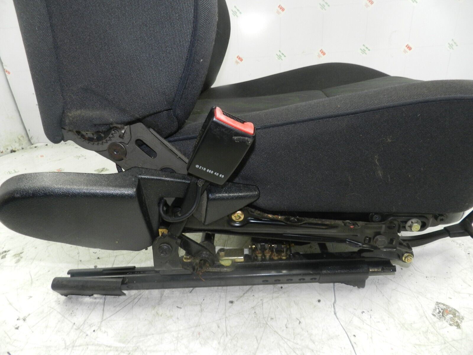 (131) 2002 MERCEDES BENZ E CLASS ESTATE W210. PASSENGER SIDE FRONT SEAT GREEN - Image 6