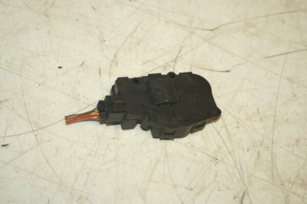 (95) 2010 BMW 1 SERIES E82. HEATER CONTROL FLAP ACTUATOR MOTOR - Image 2