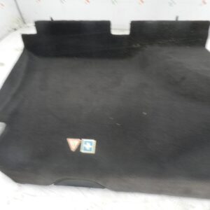 (131) 2002 MERCEDES BENZ E CLASS ESTATE W210. BOOT STORAGE LID COVER TRIM