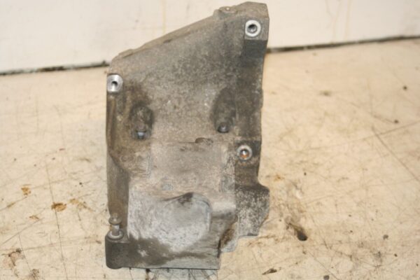 (95B) 2010 BMW 1 SERIES E82. ENGINE FRAME MOUNT - Image 4