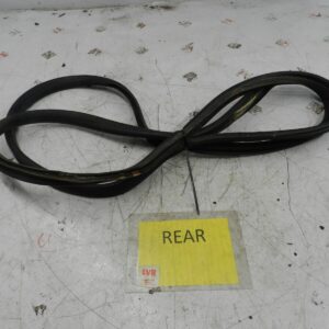 (131) 2002 MERCEDES BENZ E CLASS ESTATE W210. BOOT LID TAILGATE DOOR RUBBER SEAL