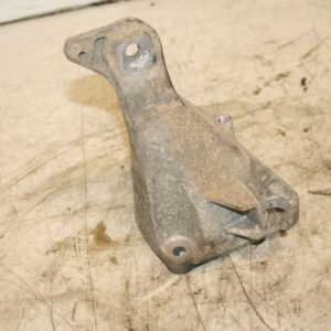 (95B) 2010 BMW 1 SERIES E82. ENGINE MOUNT