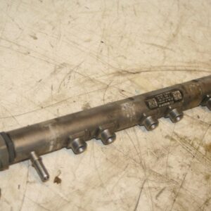(95B) 2010 BMW 1 SERIES E82. FUEL RAIL 780912802