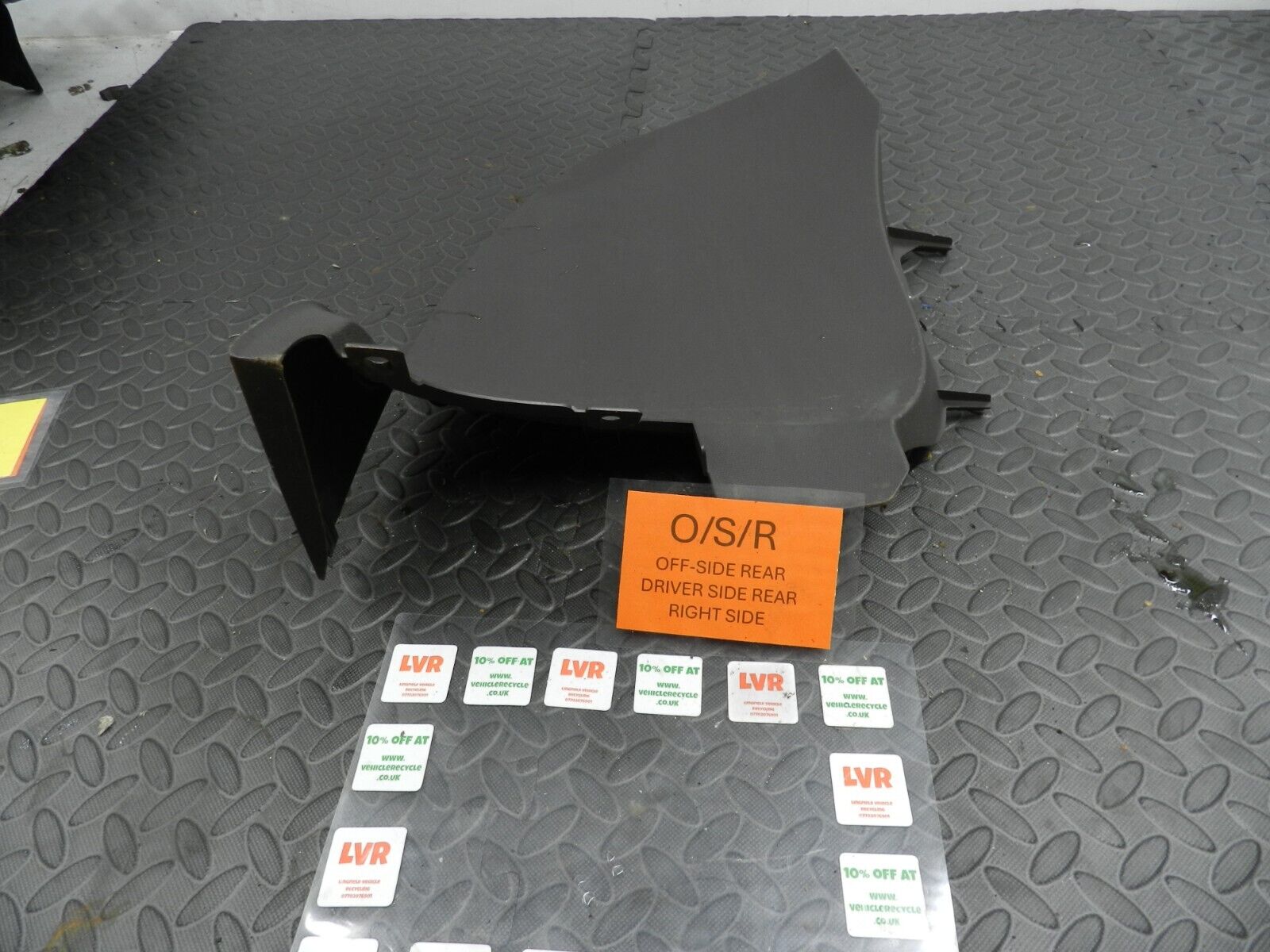 142 NISSAN MICRA K12 CONVERTIBLE C+C. DRIVER SIDE REAR QUARTER PANEL TRIM