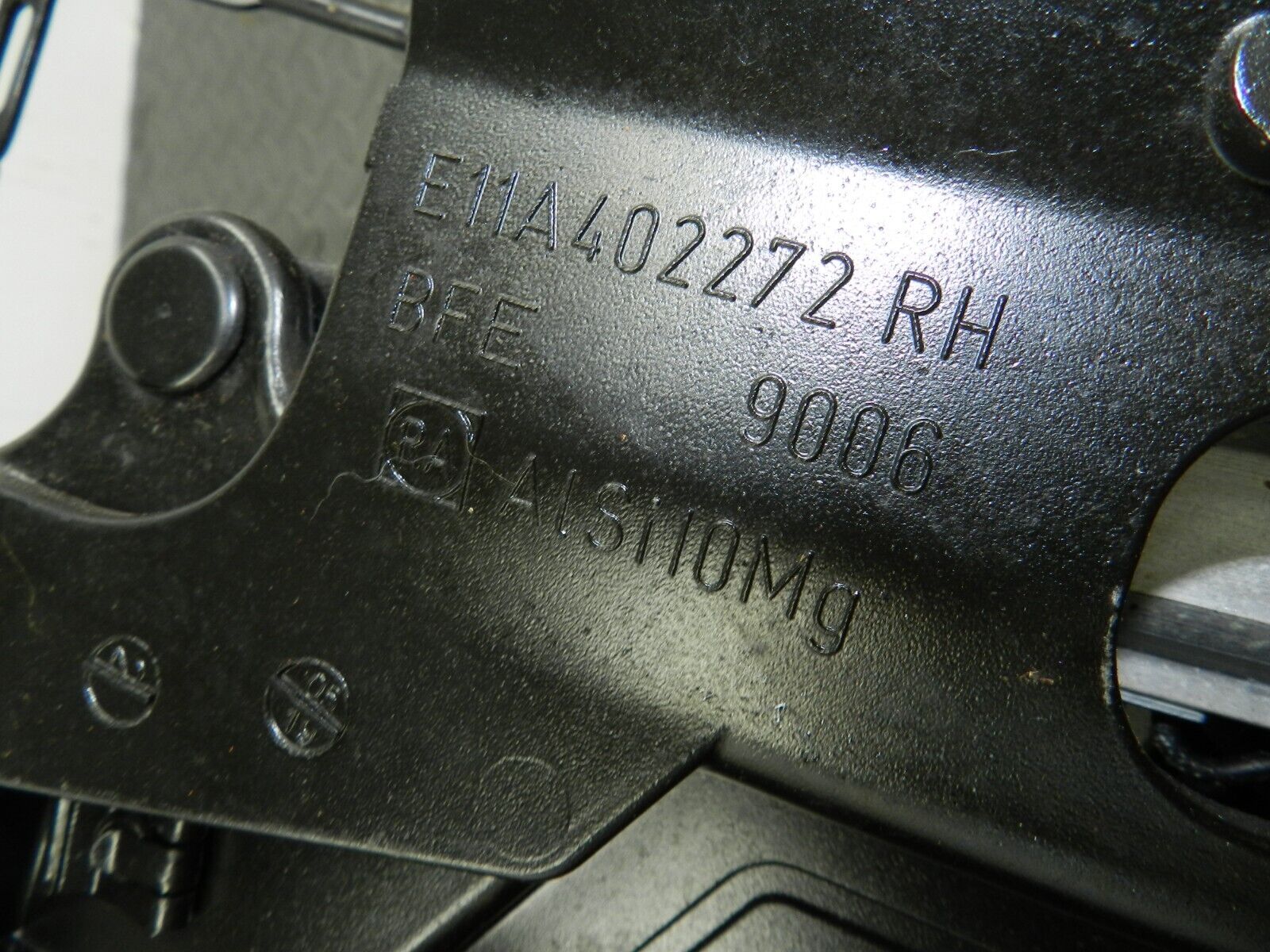 142 NISSAN MICRA K12 CONVERTIBLE C+C. DRIVER SIDE CONVERTIBLE ROOF FRAME - Image 3