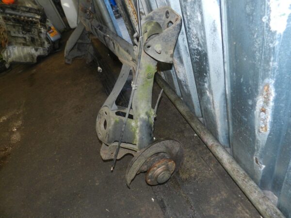 VOLKSWAGEN BEETLE CONVERTIBLE 1.8T REAR AXLE - Image 3