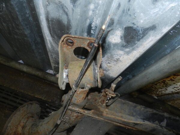 VOLKSWAGEN BEETLE CONVERTIBLE 1.8T REAR AXLE - Image 6