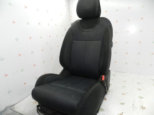 2012 CITROEN C4 VTS MK2 HATCHBACK. DRIVER SIDE FRONT CLOTH SEAT - Image 2