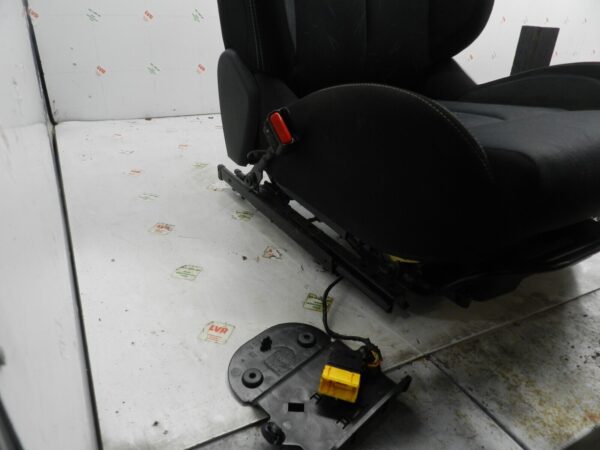2012 CITROEN C4 VTS MK2 HATCHBACK. PASSENGER SIDE FRONT CLOTH SEAT - Image 5