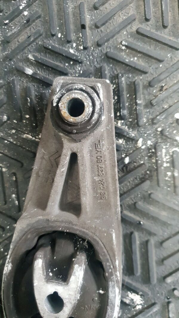 Citroen DS3 2015/16 1.2T Lower Engine Mount 9802483780 - Image 2