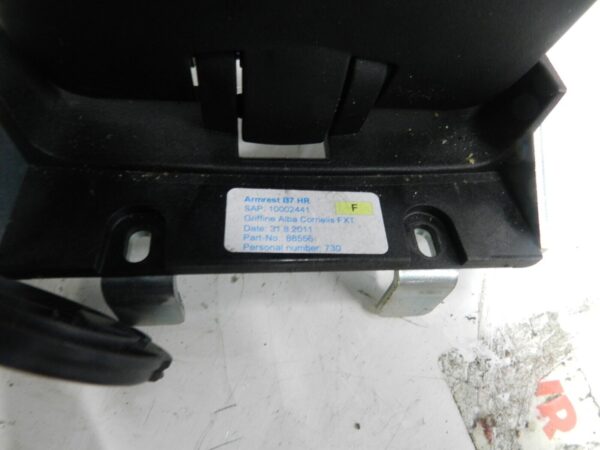 2012 CITROEN C4 VTS MK2 HATCHBACK. CENTRE CONSOLE ARM REST - Image 4