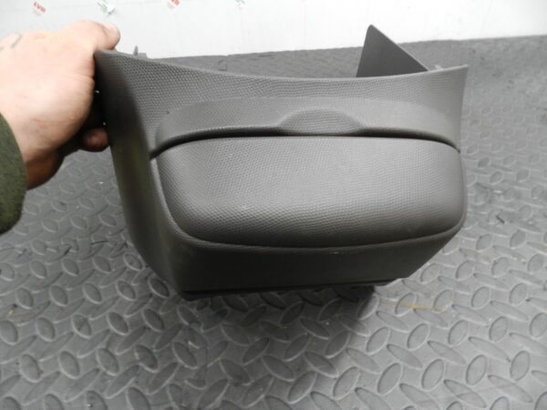 142 NISSAN MICRA K12 CONVERTIBLE C+C. 68930BC600 CENTRE CONSOLE CUP HOLDER - Image 4