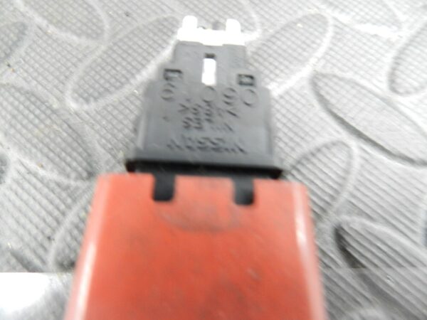 142 NISSAN MICRA K12 CONVERTIBLE C+C. HAZARD SWITCH - Image 2