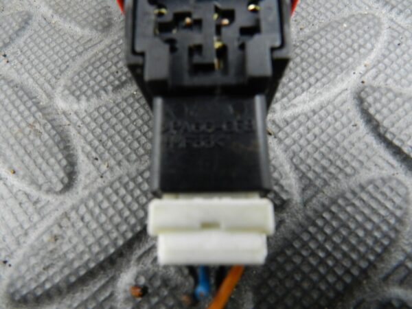 142 NISSAN MICRA K12 CONVERTIBLE C+C. HAZARD SWITCH - Image 3