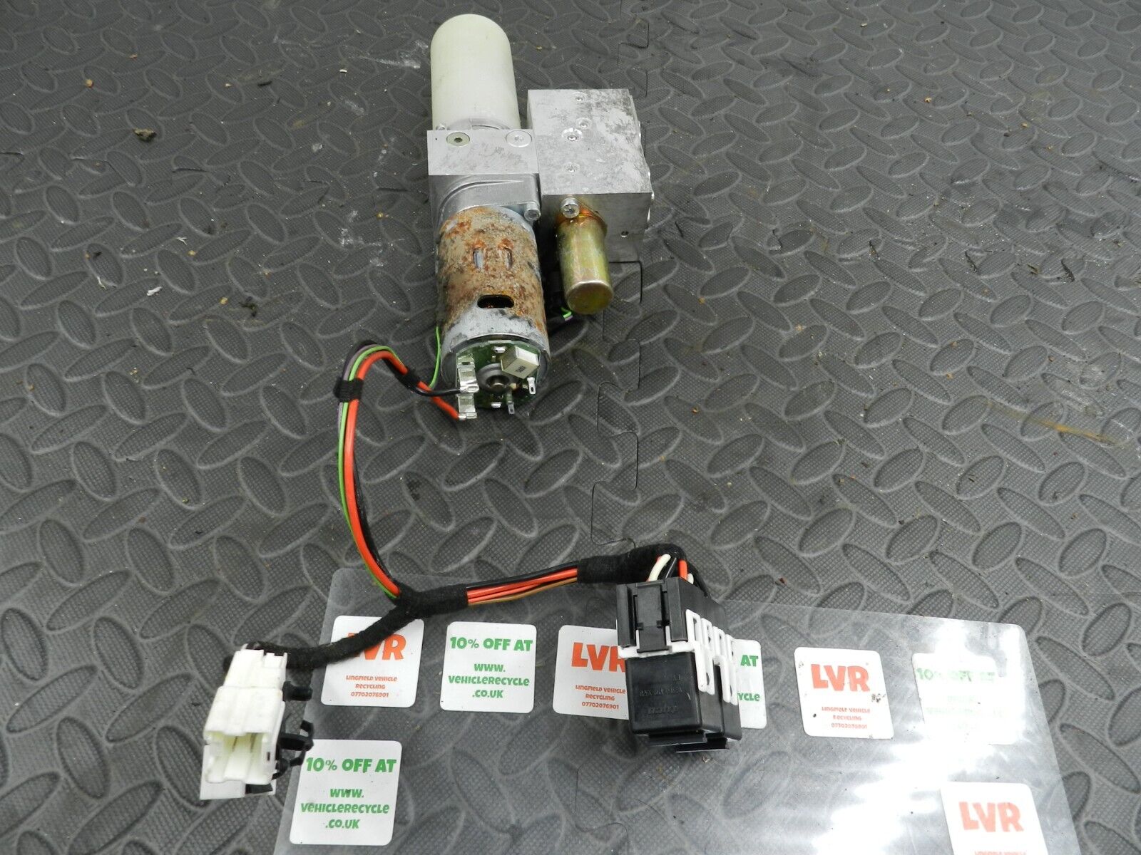 142 NISSAN MICRA K12 CONVERTIBLE C+C. CONVERTIBLE ROOF PUMP MOTOR 97091BC100 - Image 3
