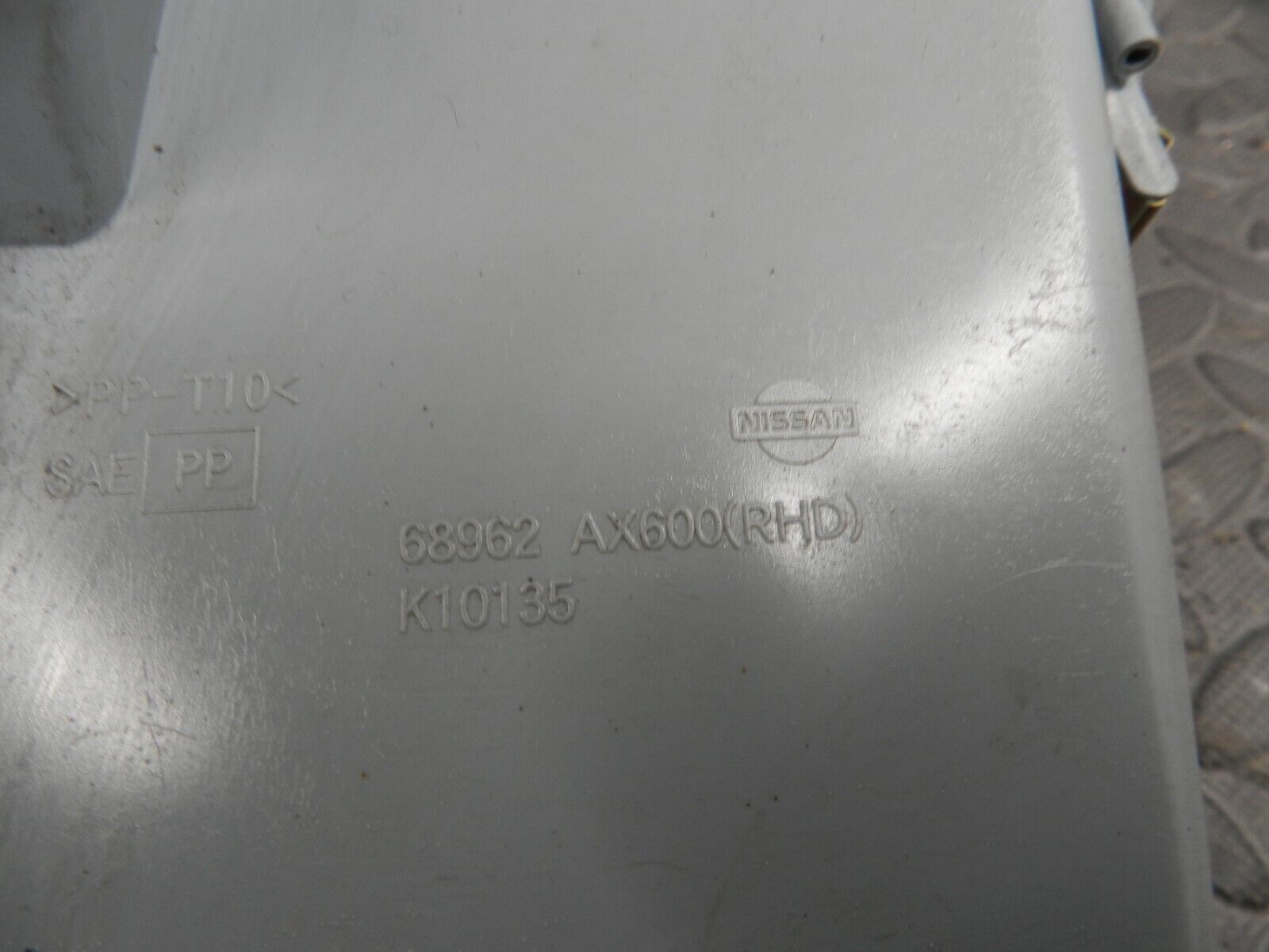 142 NISSAN MICRA K12 CONVERTIBLE C+C. STORAGE POCKET 68962AX600 - Image 3