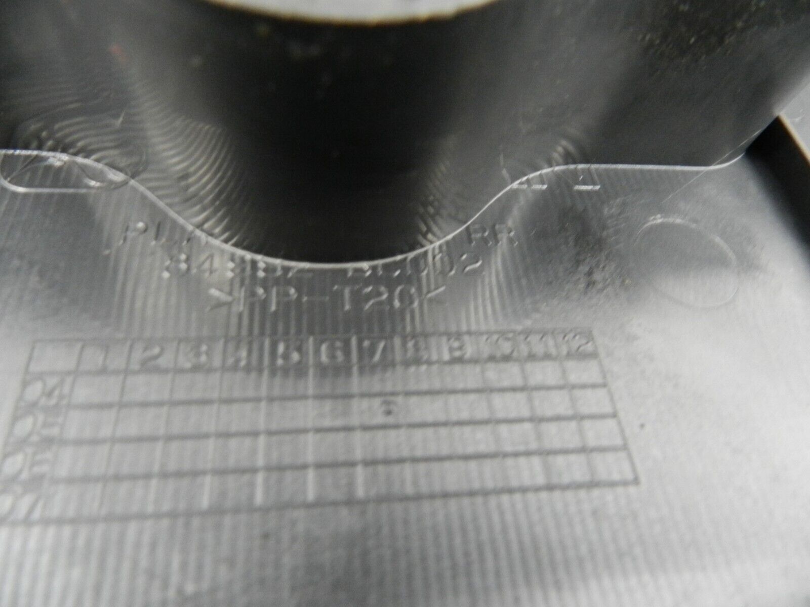 142 NISSAN MICRA K12 CONVERTIBLE C+C. BOOT LID TAIL GATE TRIM PANEL 84992BC002 - Image 3