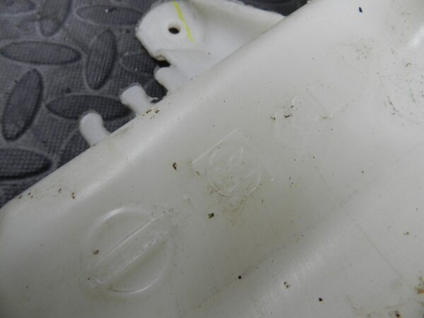 142 NISSAN MICRA K12 CONVERTIBLE C+C. SCREEN WASH WASHER BOTTLE TANK - Image 3