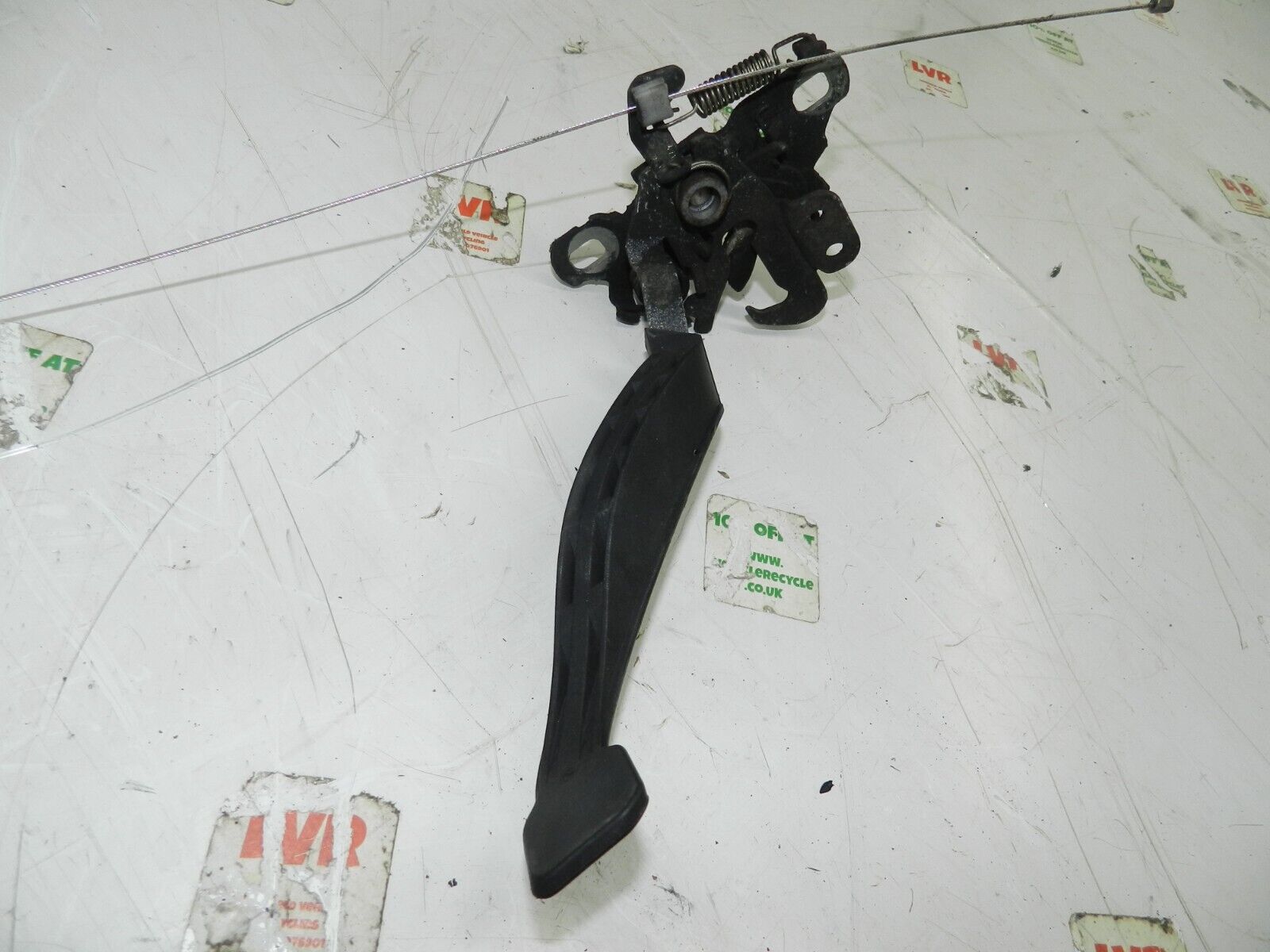 2012 CITROEN C4 VTS MK2 HATCHBACK. BONNET LATCH CATCH - Image 2