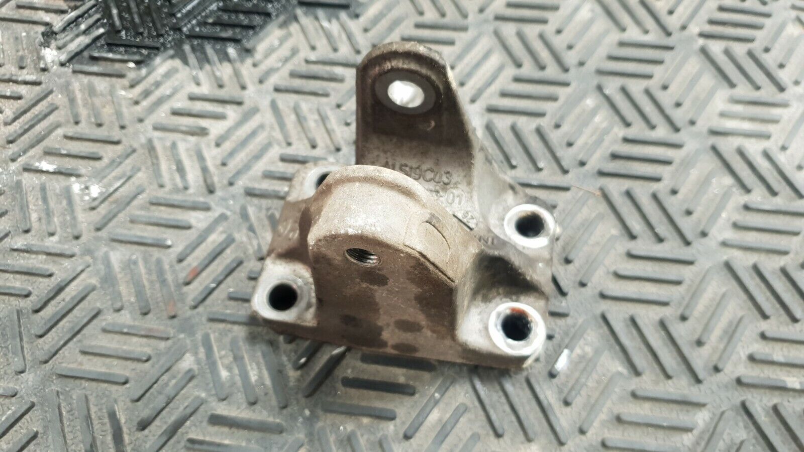 Mini Countryman 2014 1.6 Swing Support Bracket / Engine Mount 9804893